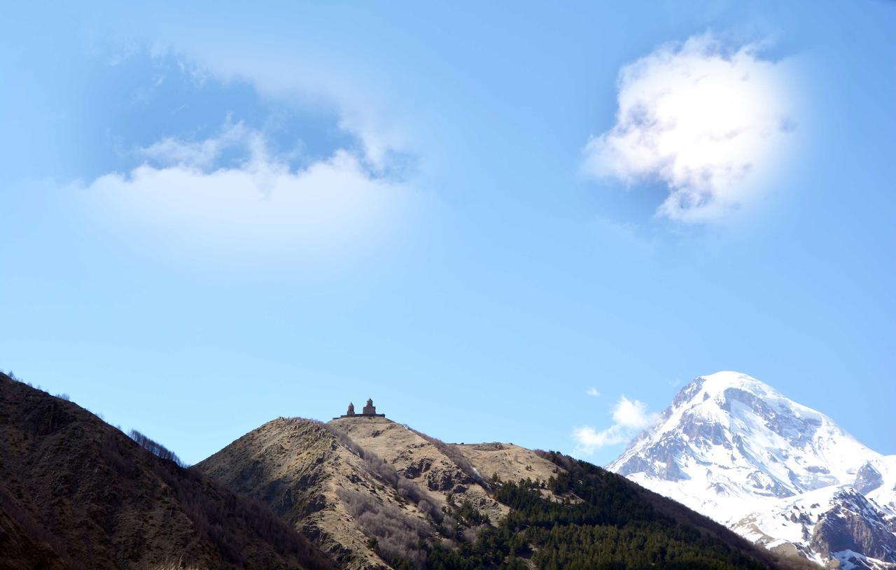 Guest House Kavtarashvili 38 Kazbegi Luaran gambar