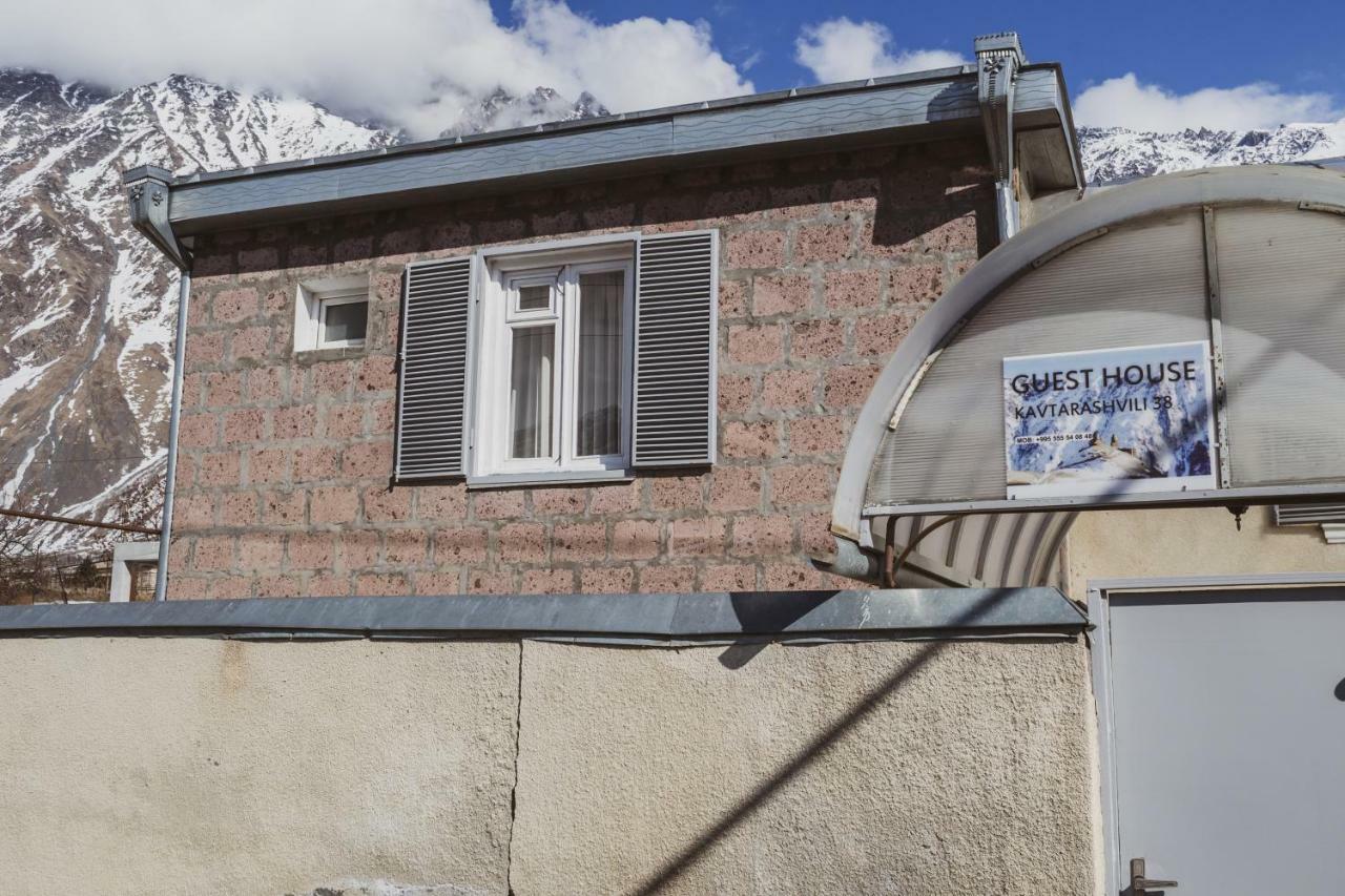 Guest House Kavtarashvili 38 Kazbegi Luaran gambar