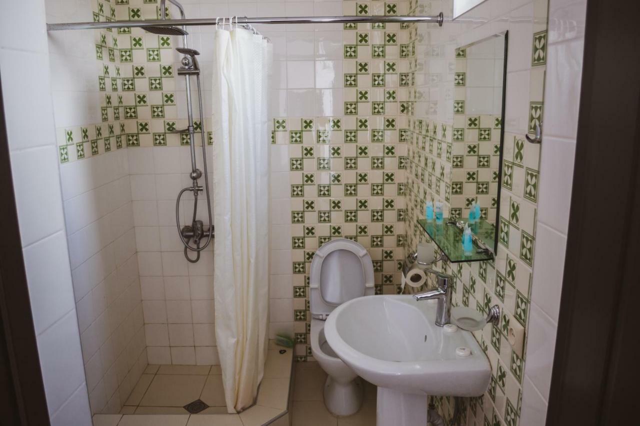 Guest House Kavtarashvili 38 Kazbegi Luaran gambar